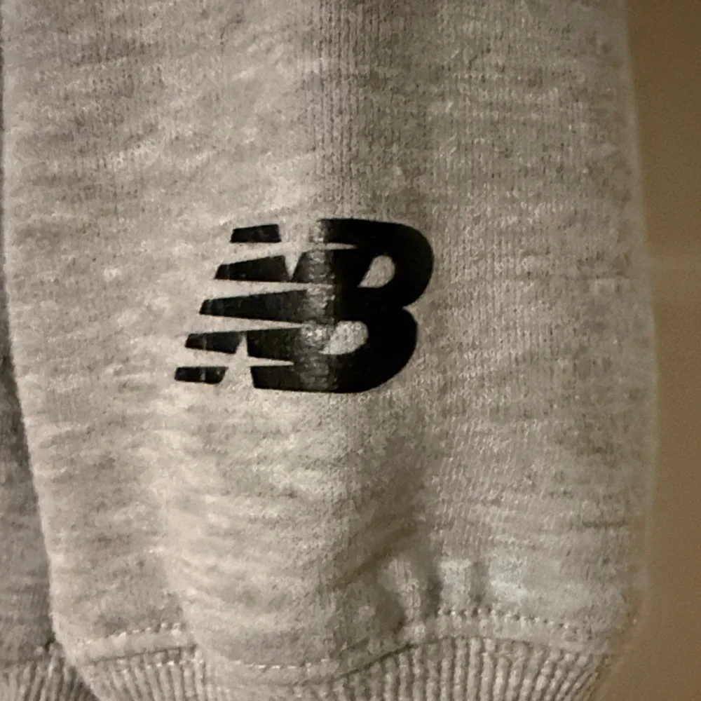 New Balance Light Gray Kids Hoodie with Logo - Picture 3 of 6